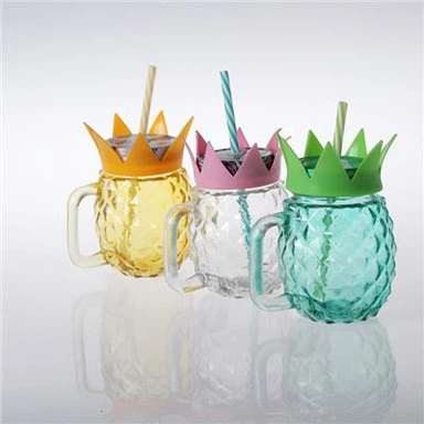 Pot d'ananas avec couvercle coloré